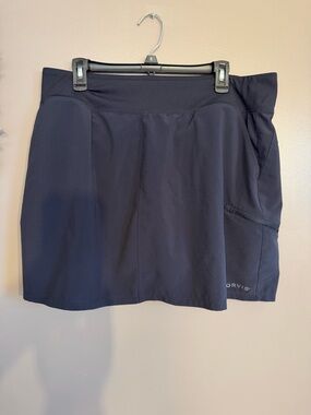 Orvis skirt with built in shorts in black.